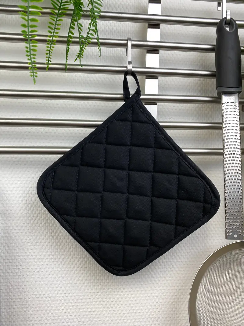 Daily Heat-Resistant Pot Holders – Black, 19 × 19 Cm 1