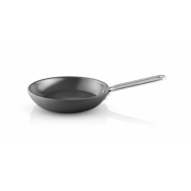 Eva Trio Professional Titanium-Coated Frying Pan – 24 Cm 1