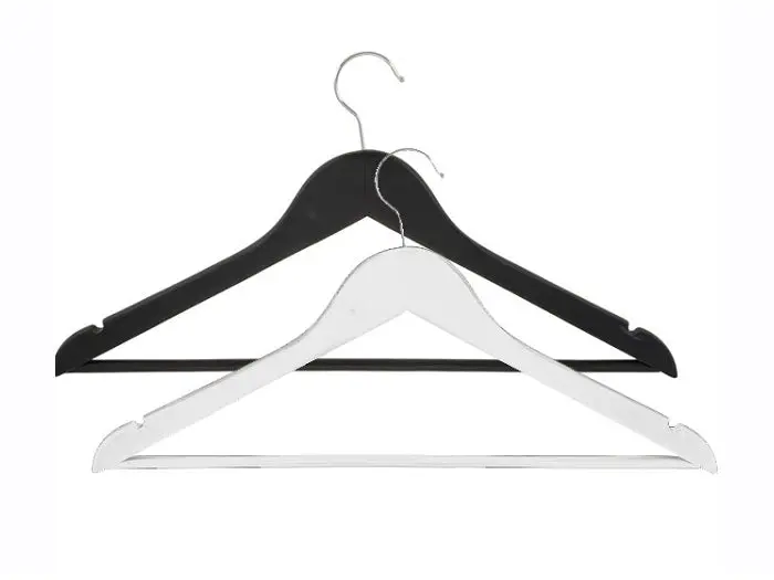 Set Of 4 Wooden Hangers – Assorted Black & White Finishes 1